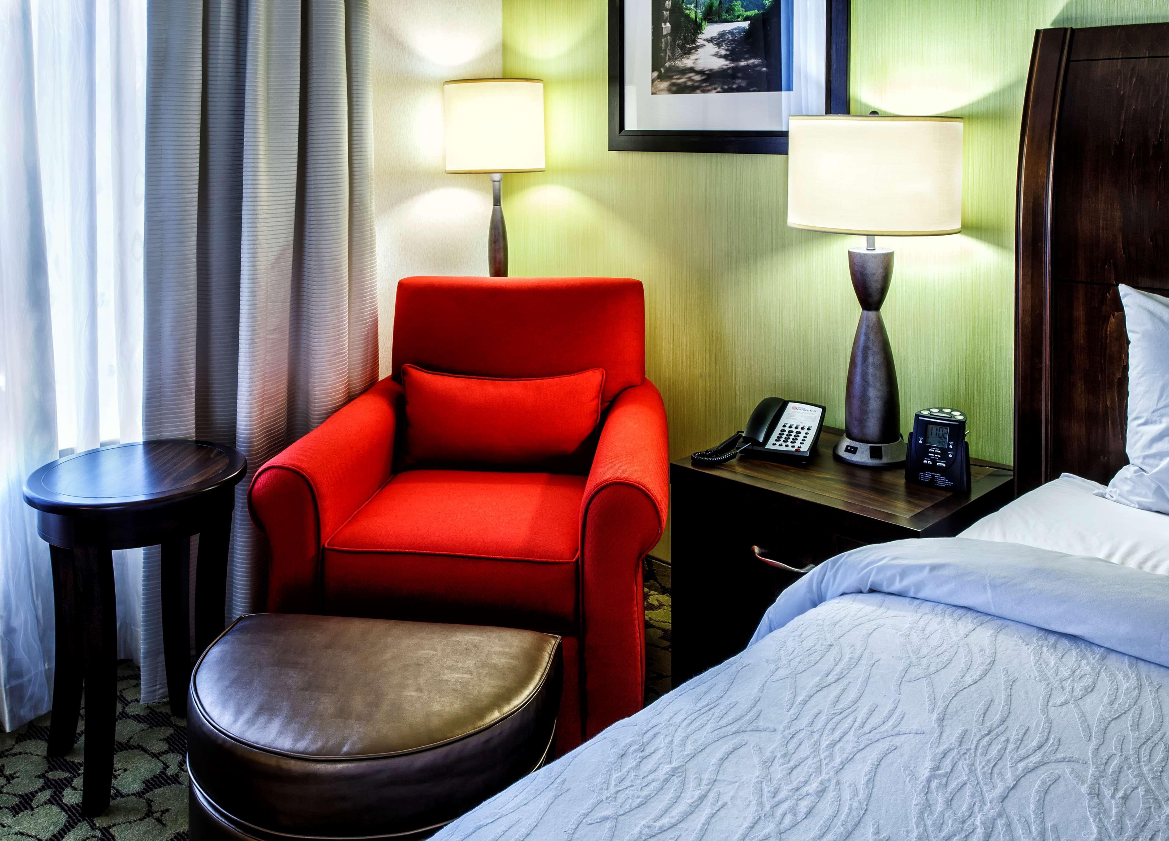 Hilton Garden Inn New York/Staten Island Экстерьер фото