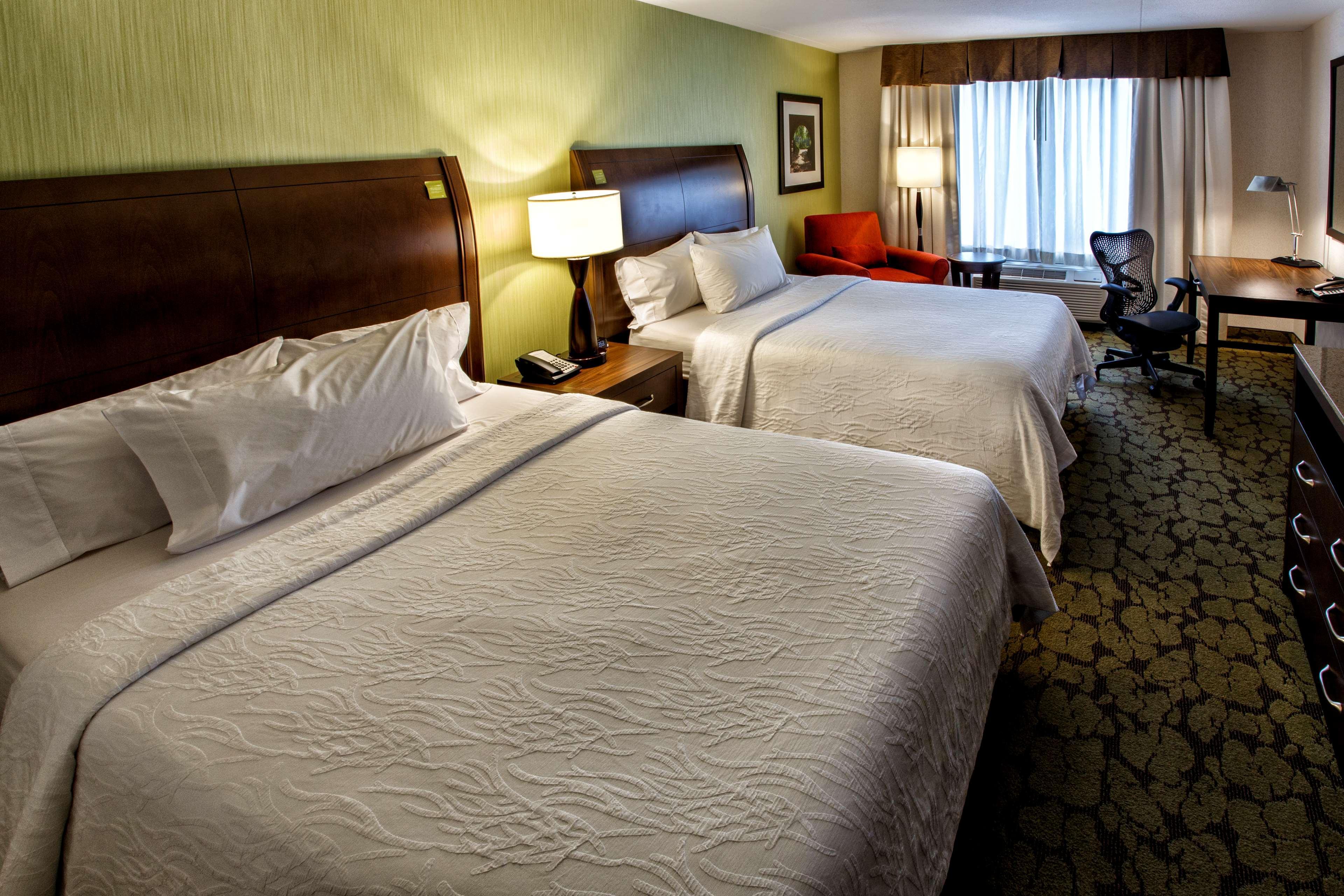 Hilton Garden Inn New York/Staten Island Экстерьер фото