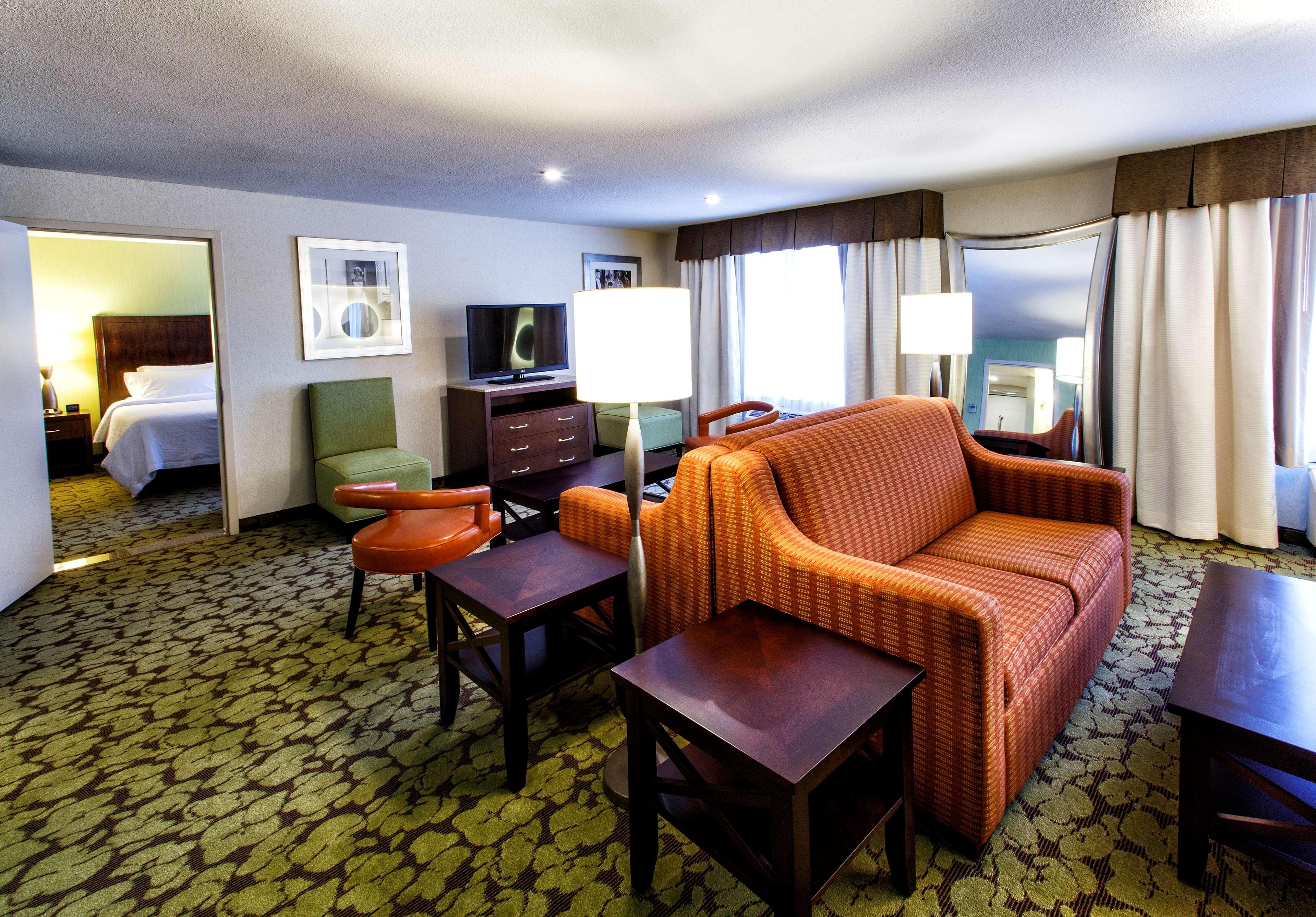 Hilton Garden Inn New York/Staten Island Экстерьер фото