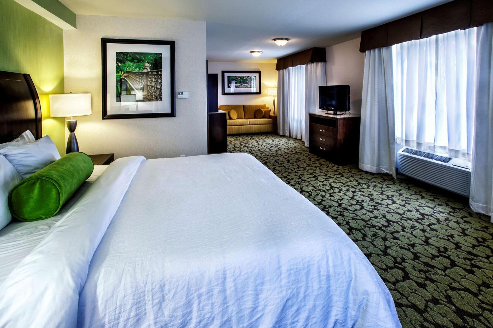 Hilton Garden Inn New York/Staten Island Экстерьер фото