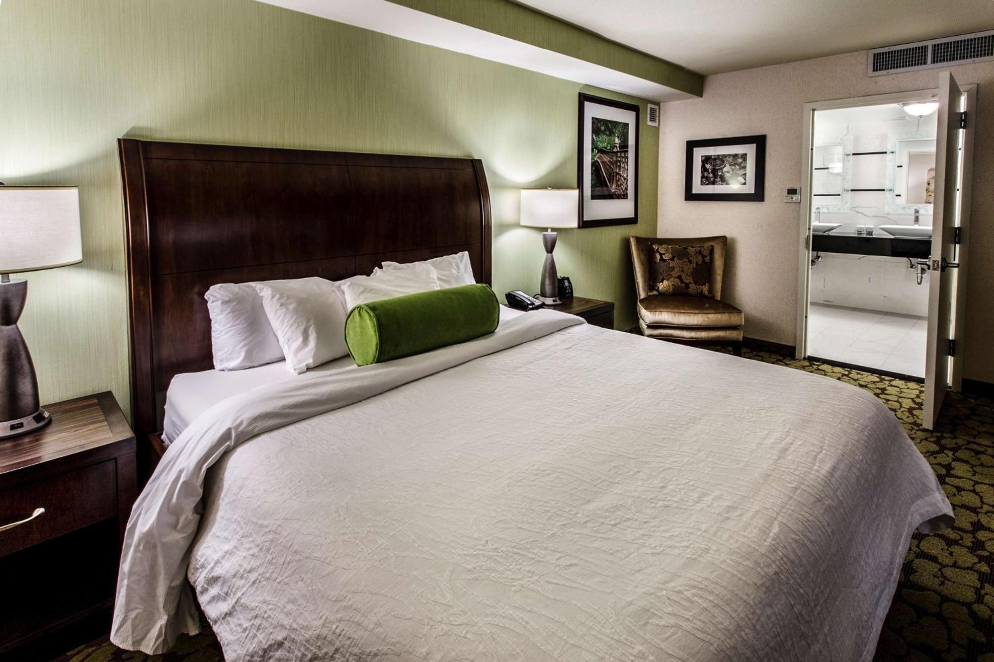 Hilton Garden Inn New York/Staten Island Экстерьер фото